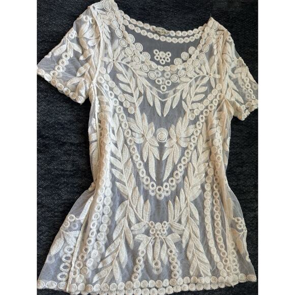 Capri Women's Ivory Floral Mesh Lace Short Sleeve Top Size Small - Picture 2 of 5